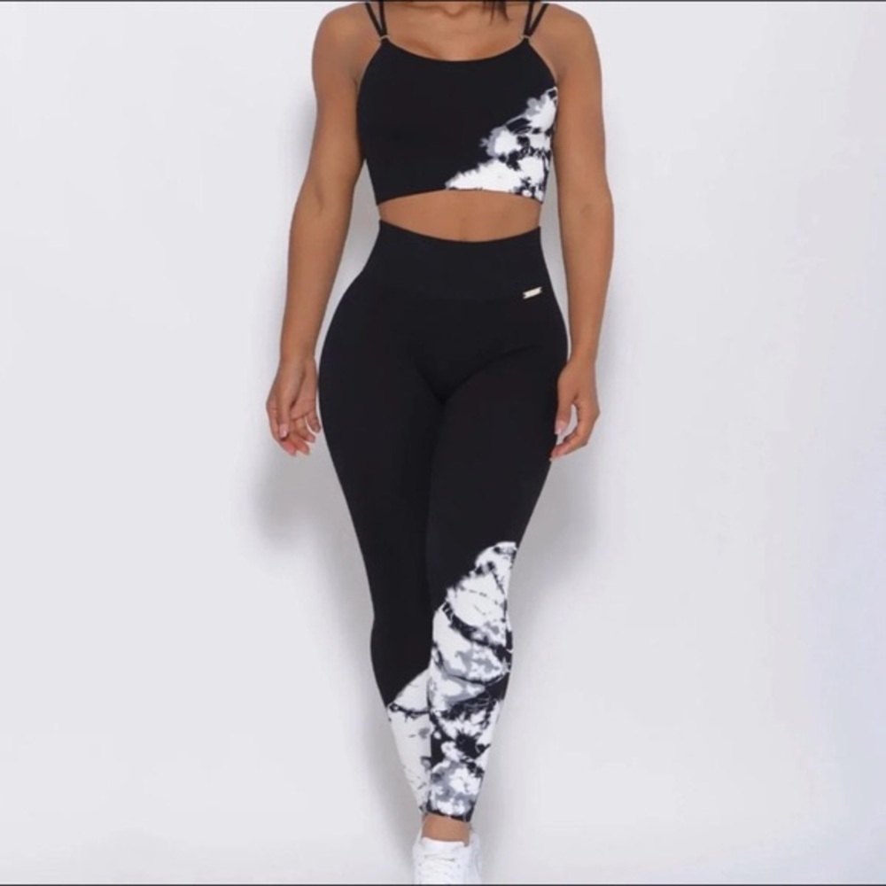 Bombshell tie die seamless leggings. Size xs/s